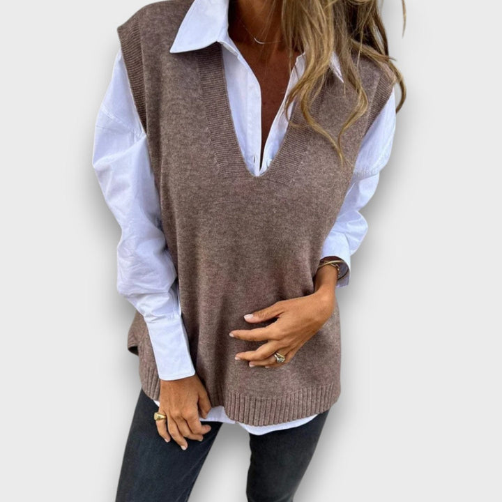 Lamielle – Knit Vest with V-Neck in Camel
