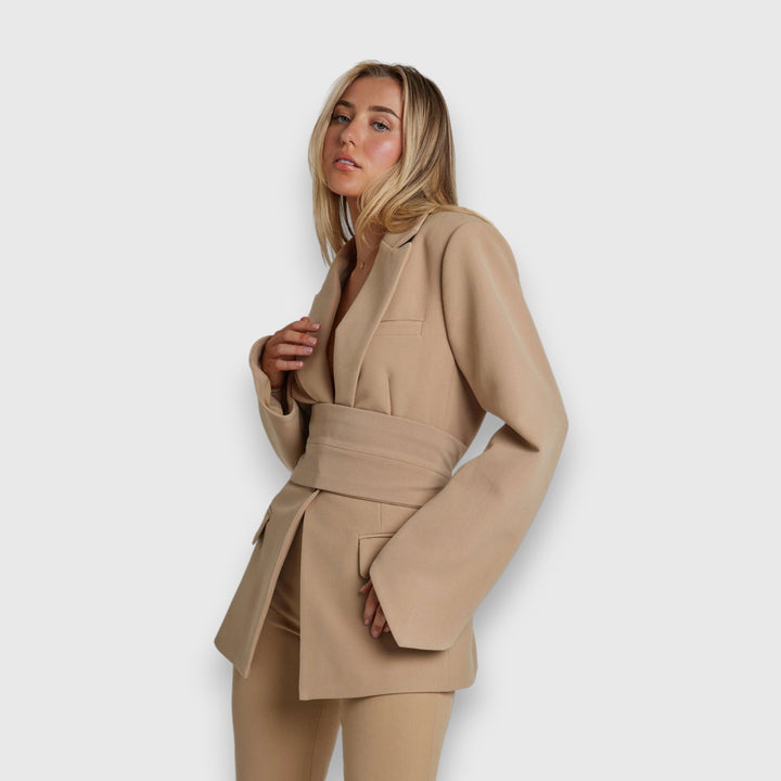 Jarela – Blazer with Belt