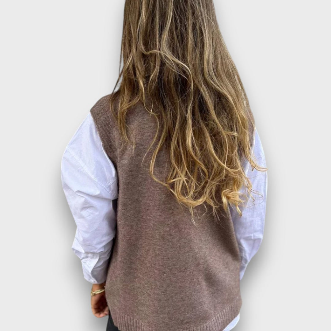 Lamielle – Knit Vest with V-Neck in Camel