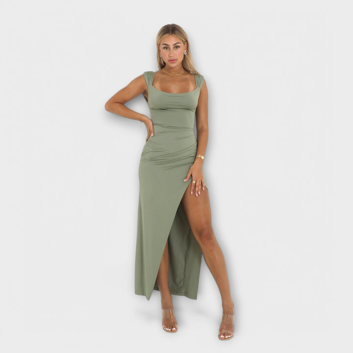 Umara – Figure-Hugging Maxi Dress with Slit