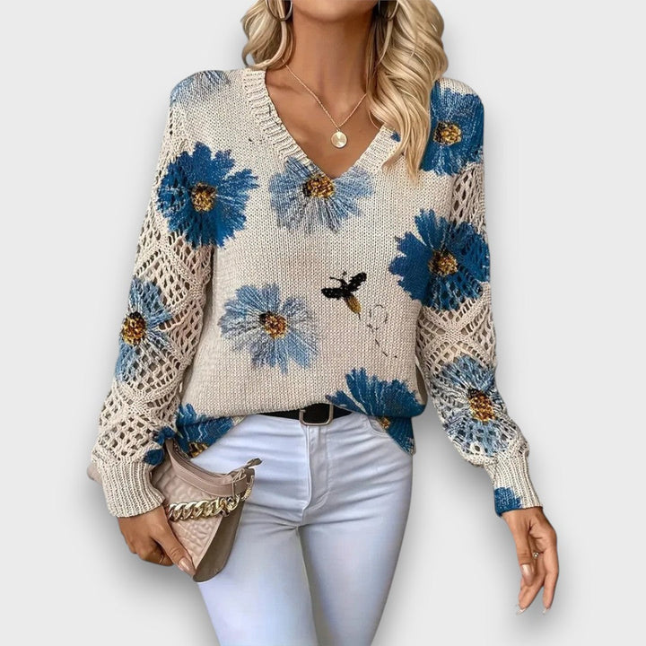 Aurelia – Elegant Sweater with Floral Design