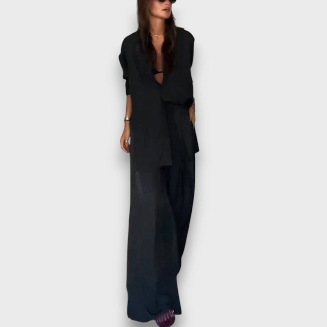 Inaya – Two-Piece Set with Modern Ease