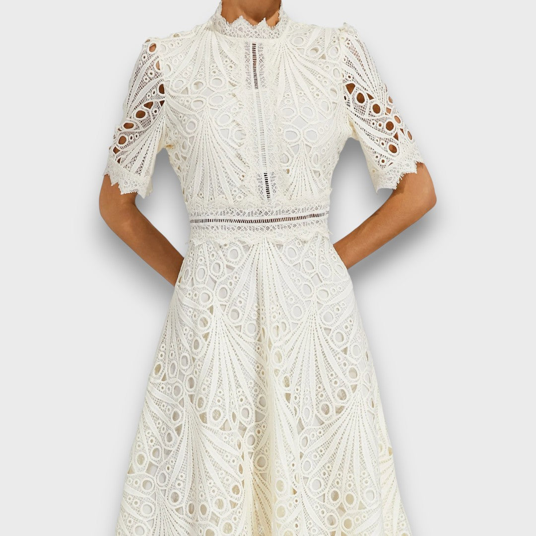 Norelia – Elegant Midi Dress with Lace Detail