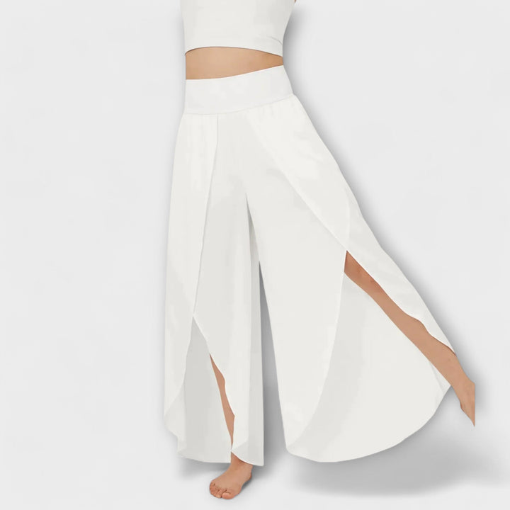 Leyranna – Flowing Summer Pants with Feminine Leg Slit