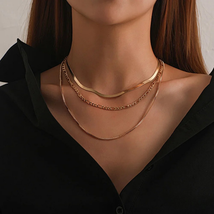 Noara – Triple Layer Necklace in Vintage Style