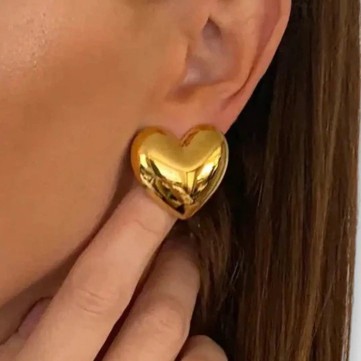 Harpy – Heart-Shaped Stud Earrings