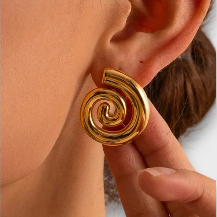 Jay – Spiral Earrings with Modern Lightness