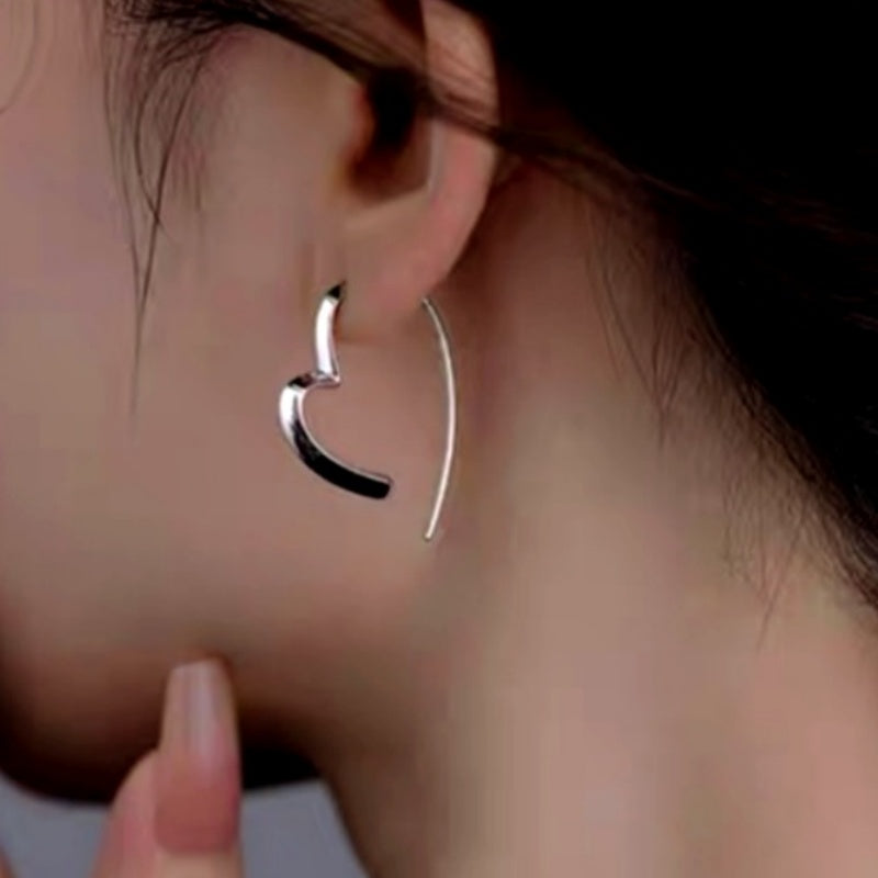 Valenne – Open Heart Thread Earrings with Modern Grace