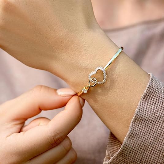 Millie – Infinity Heart Bracelet