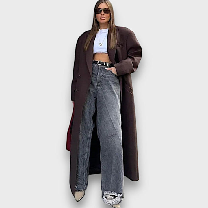 Oslaine – Maximalist coat with masculine silhouette
