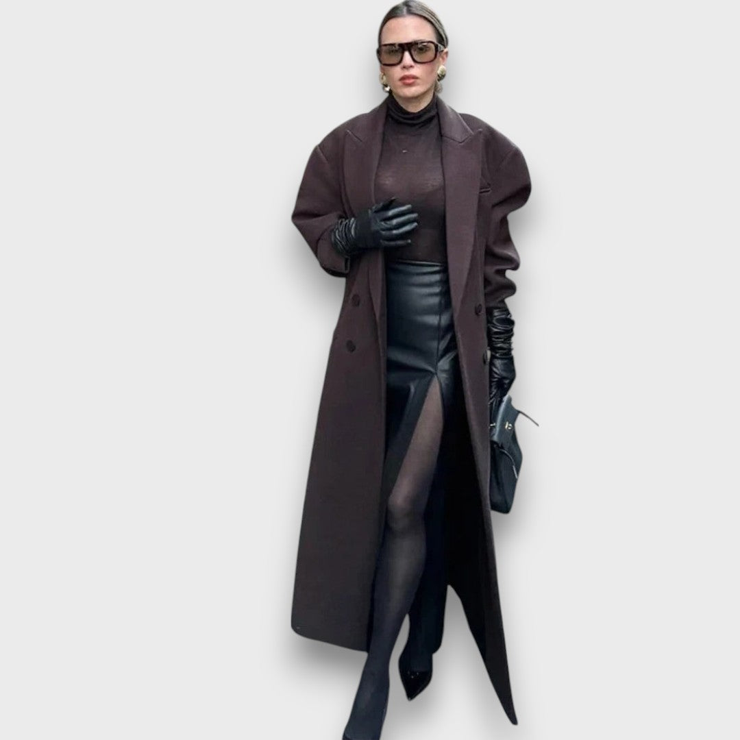 Oslaine – Maximalist coat with masculine silhouette