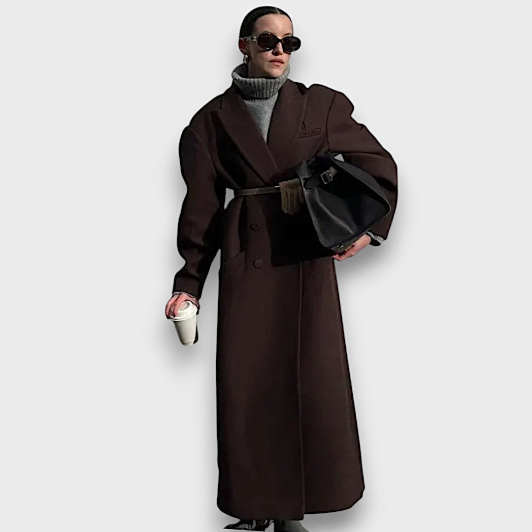 Oslaine – Maximalist coat with masculine silhouette