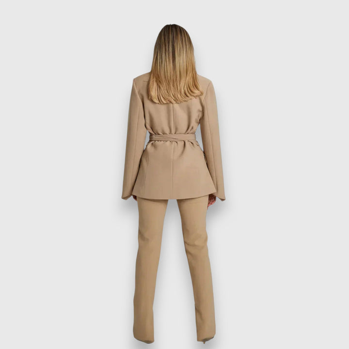 Jarela – Blazer with Belt
