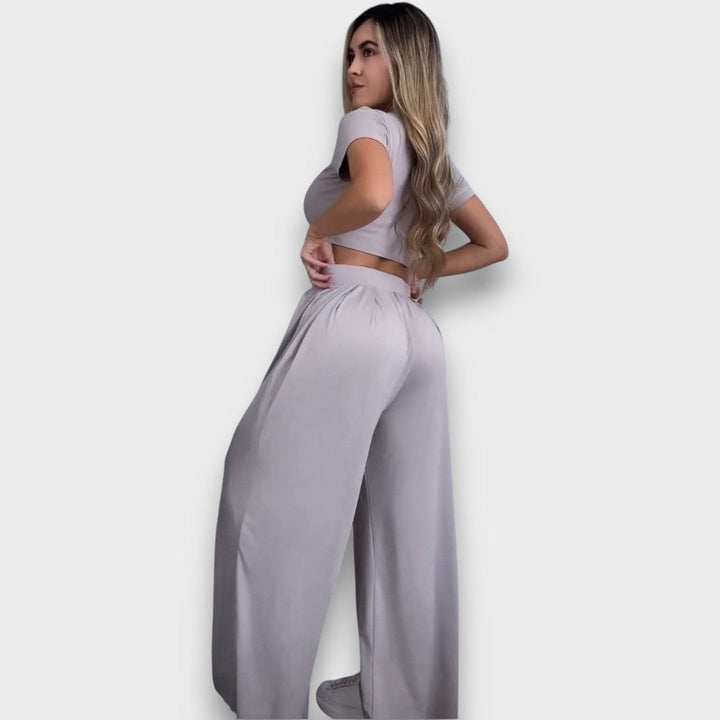 Andrea – Casual Set with Short Top