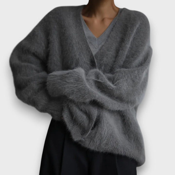 Laria – Cozy Cardigan with Classic Cut