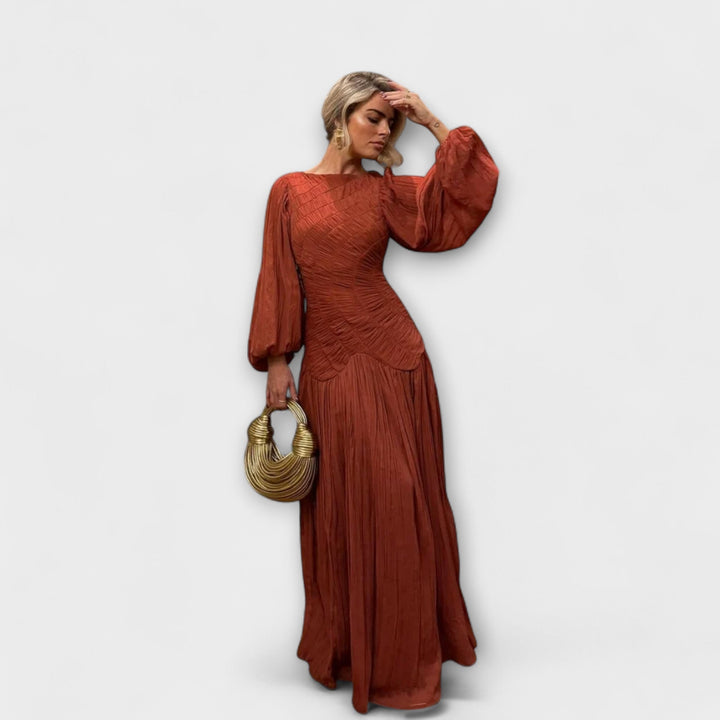 Marienna – Maxi Dress with Artistic Pleats