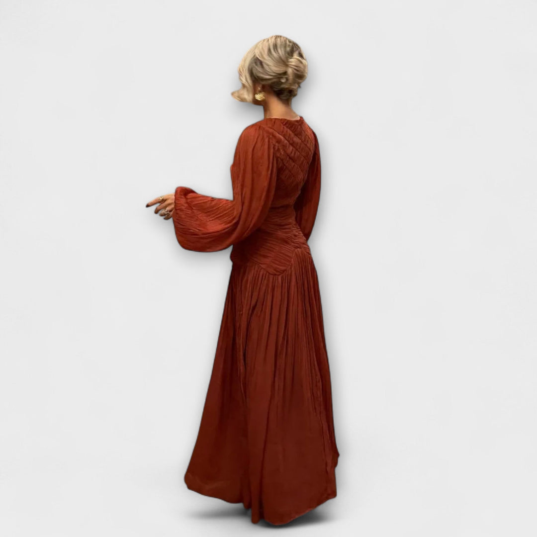 Marienna – Maxi Dress with Artistic Pleats