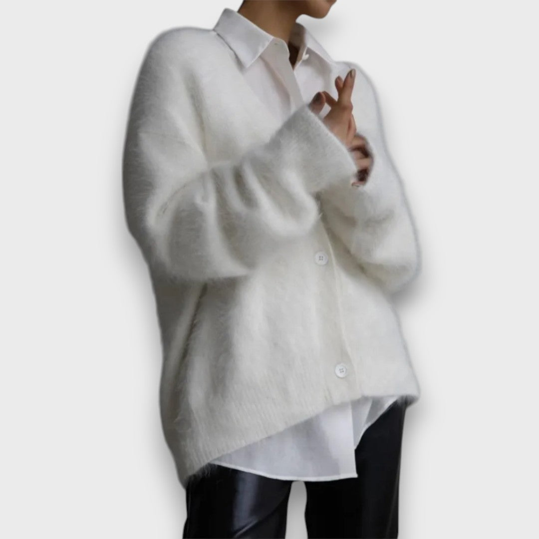 Laria – Cozy Cardigan with Classic Cut