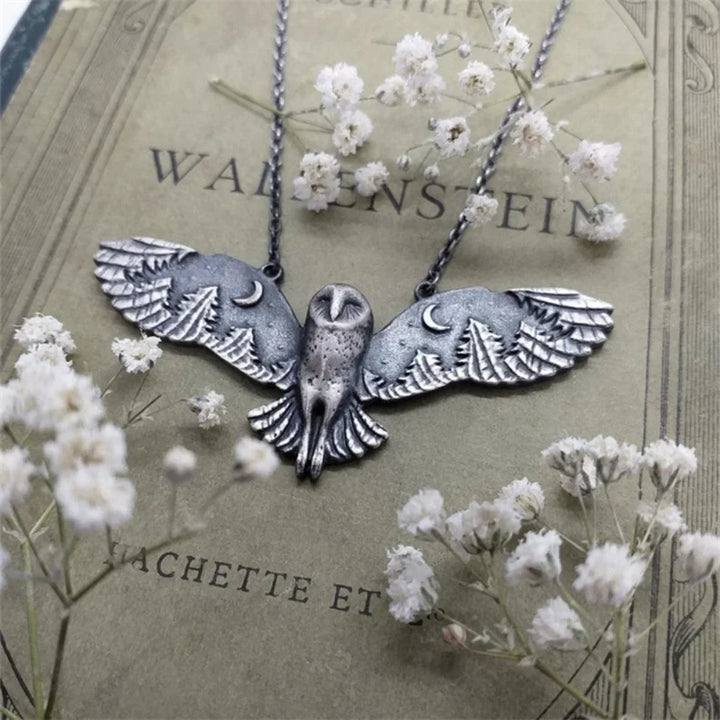 Lunareth – Vintage Owl Moon Necklace with Mystical Depth