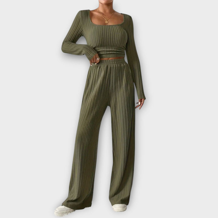 Lirena – Ripped Set with Feminine Contour