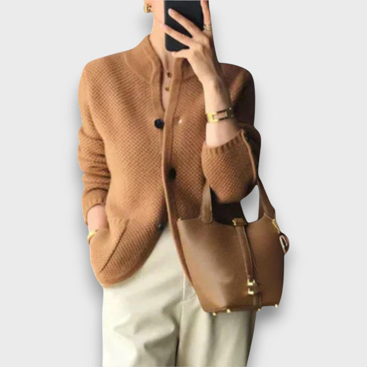 Alissa – Stylish and Cozy Cardigan