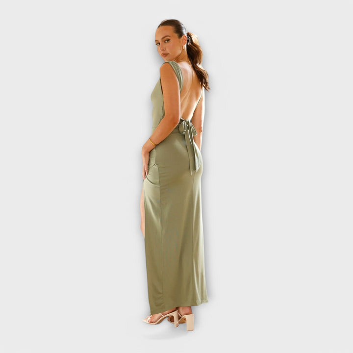 Umara – Figure-Hugging Maxi Dress with Slit