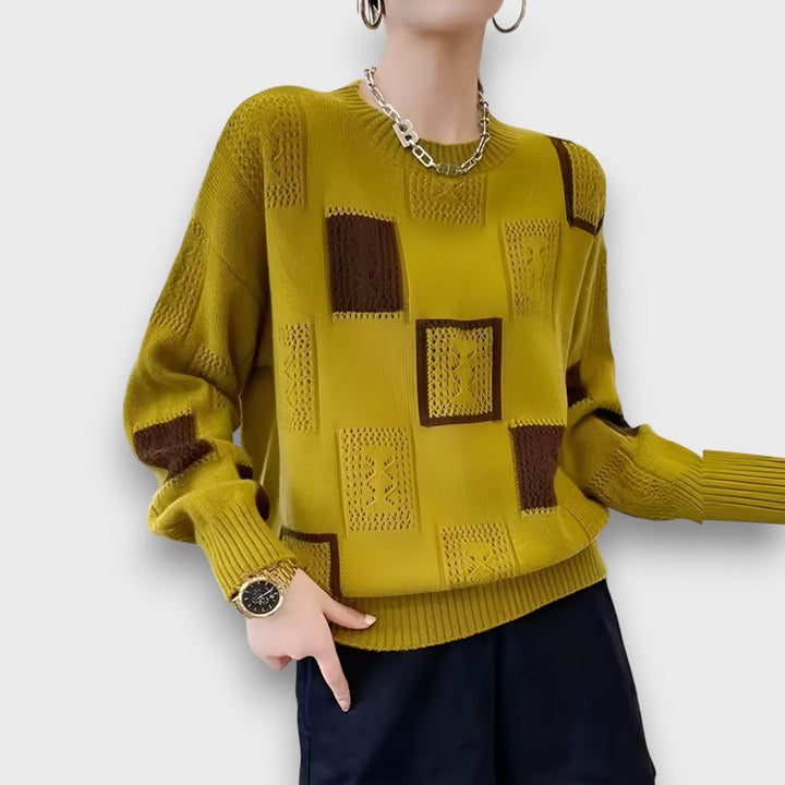 Avenna – Sweater with Graphic Pattern