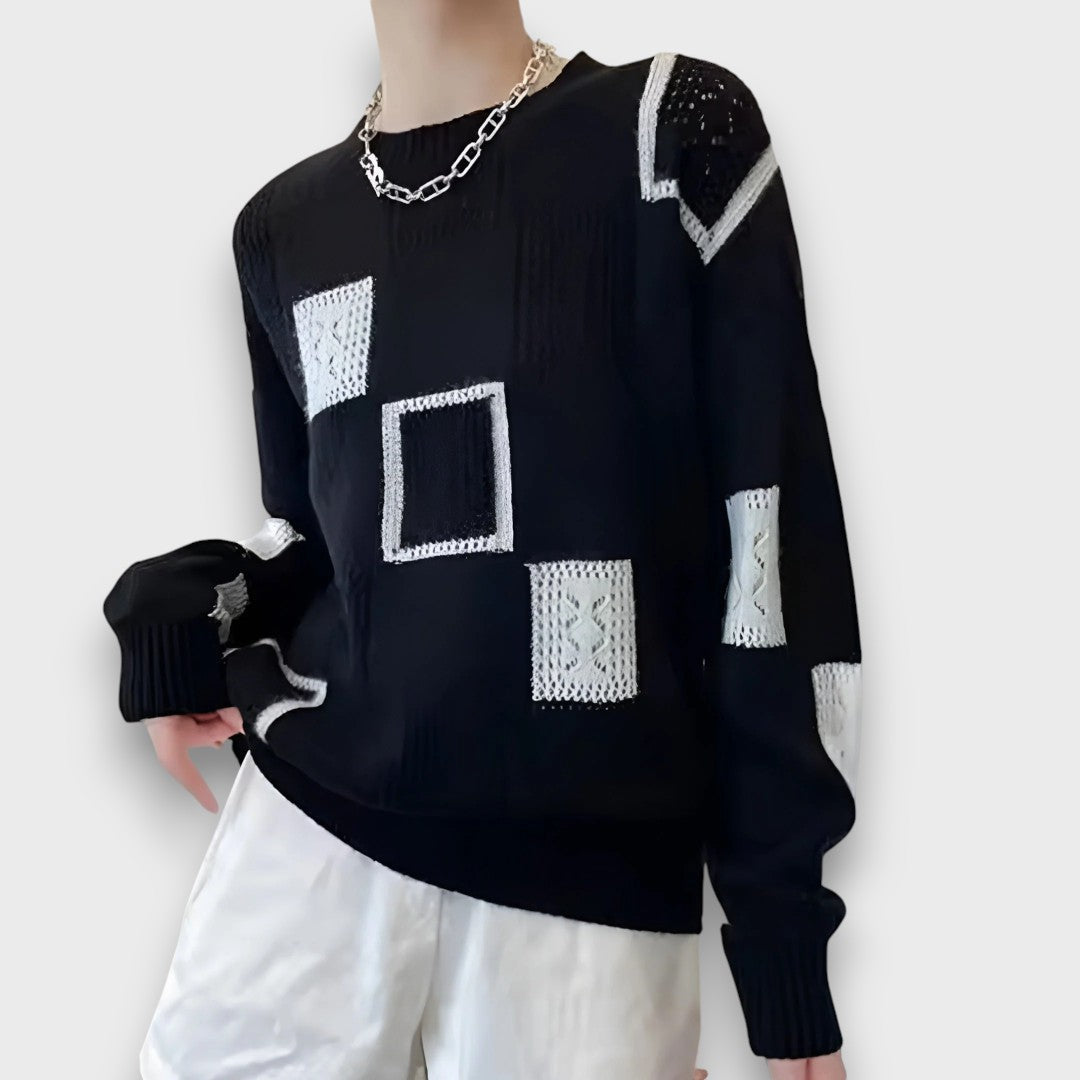 Avenna – Sweater with Graphic Pattern