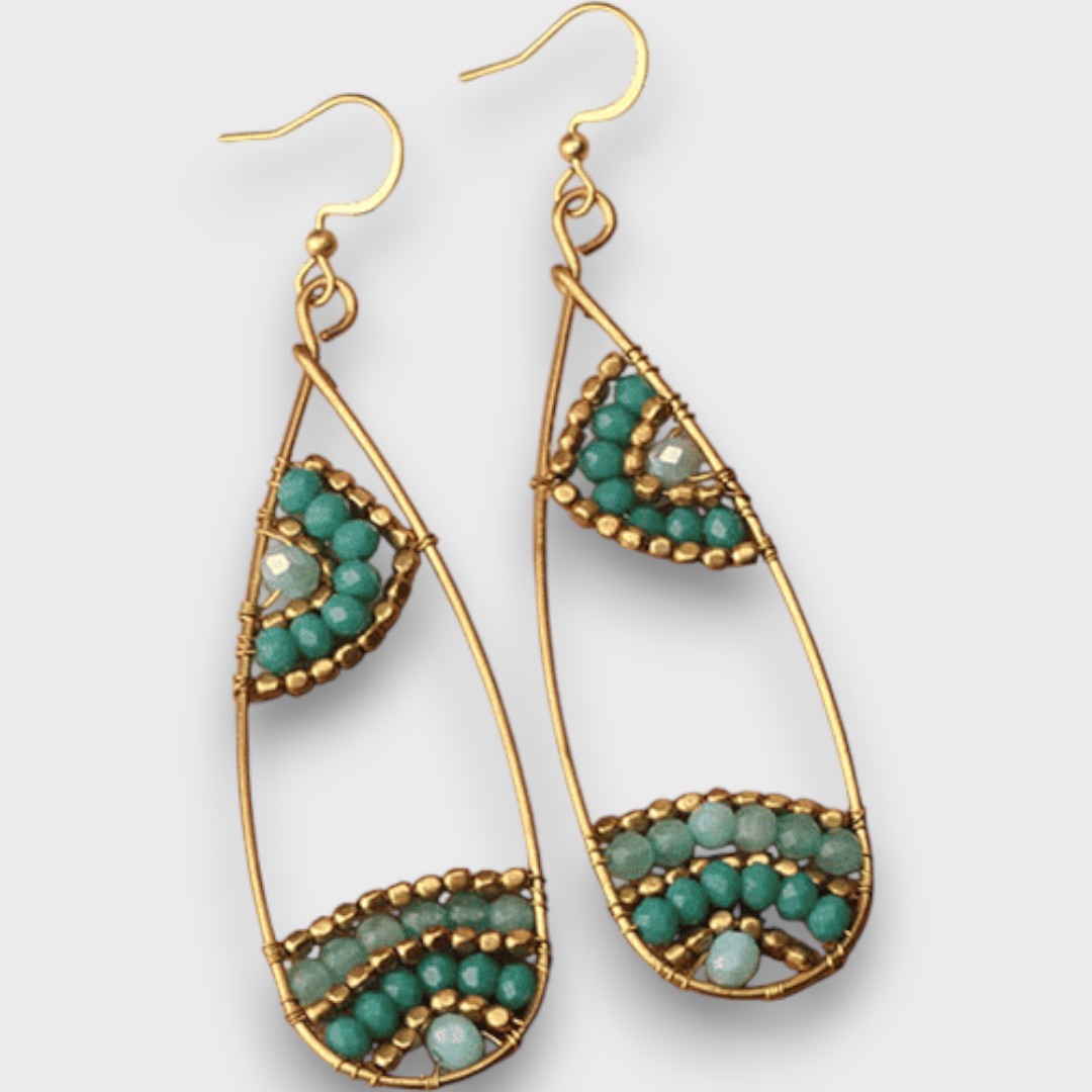 Isalda – Vintage Earrings with Wood & Beads