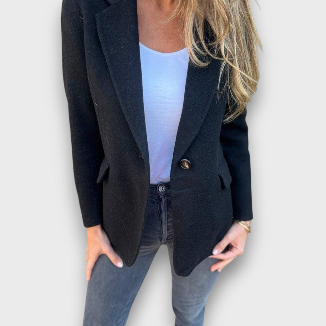 Calerie – Soft Tailored Everyday Jacket