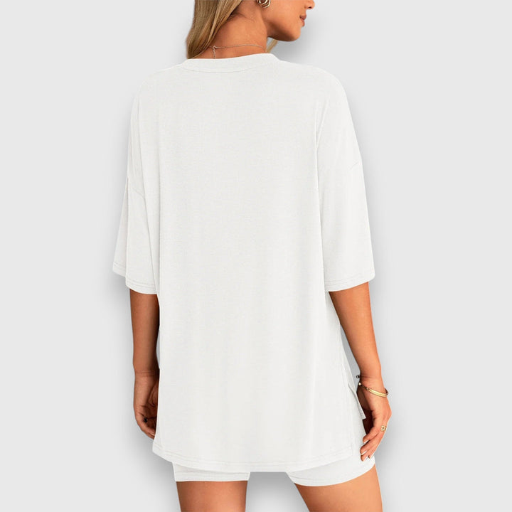 Malia – Lounge Set of Oversized Shirt and Shorts