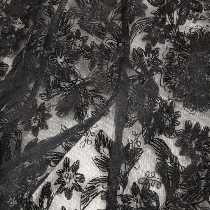 Liona – Tailored Lace-Panel Evening Gown