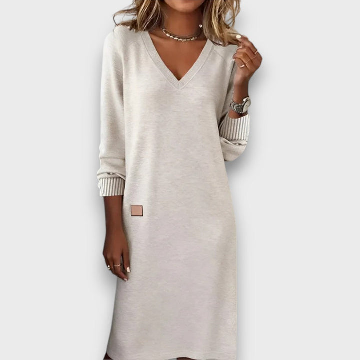 Haylen – Relaxed Knit V-Neck Dress
