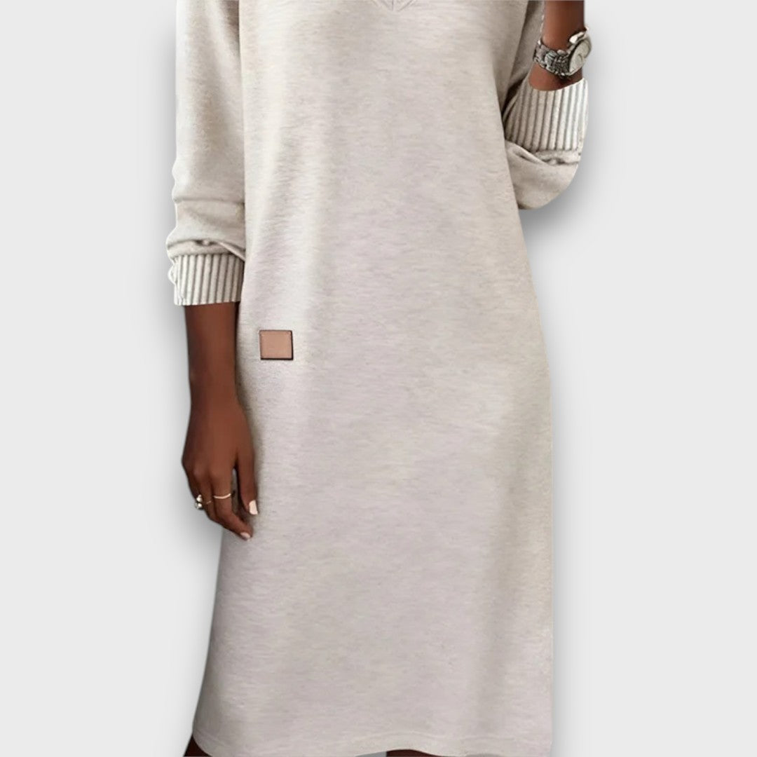 Haylen – Relaxed Knit V-Neck Dress