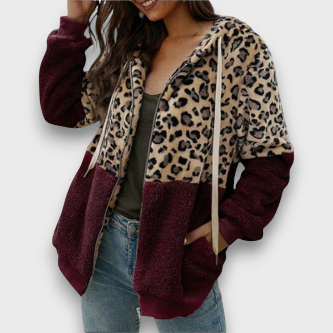 Lea – Cozy Leopard Hoodie